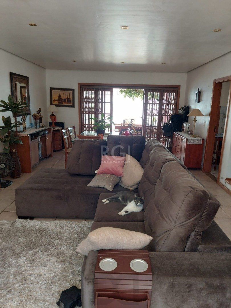 Casa para Venda - 156m², 3 dormitórios, sendo 1 suites, 2 vagas - Guarujá — foto 3