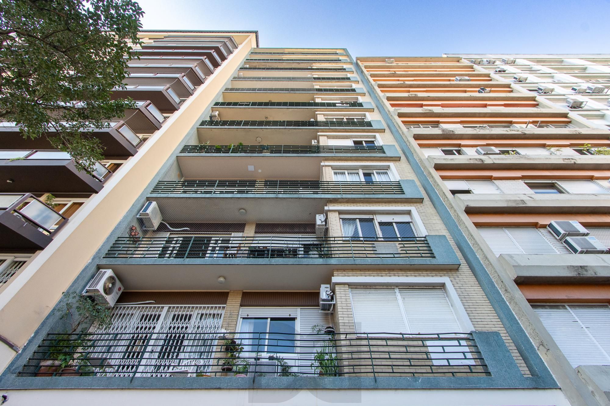 Apartamento 3 Dormitórios Ensolarado no Centro de Porto Alegre — foto 37