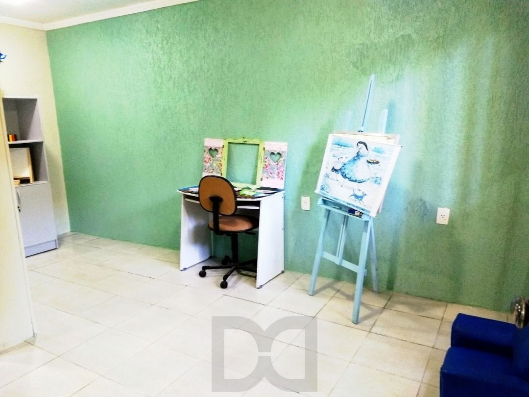 Casa para Venda - 200m², 4 dormitórios, sendo 1 suites, 4 vagas - Ipanema — foto 11