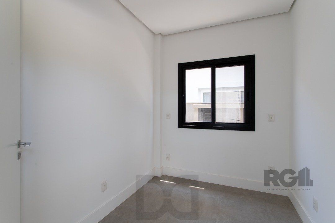 A Casa Le Mans, uma residência térrea de esquina com 389,48m2 de área coberta — foto 12