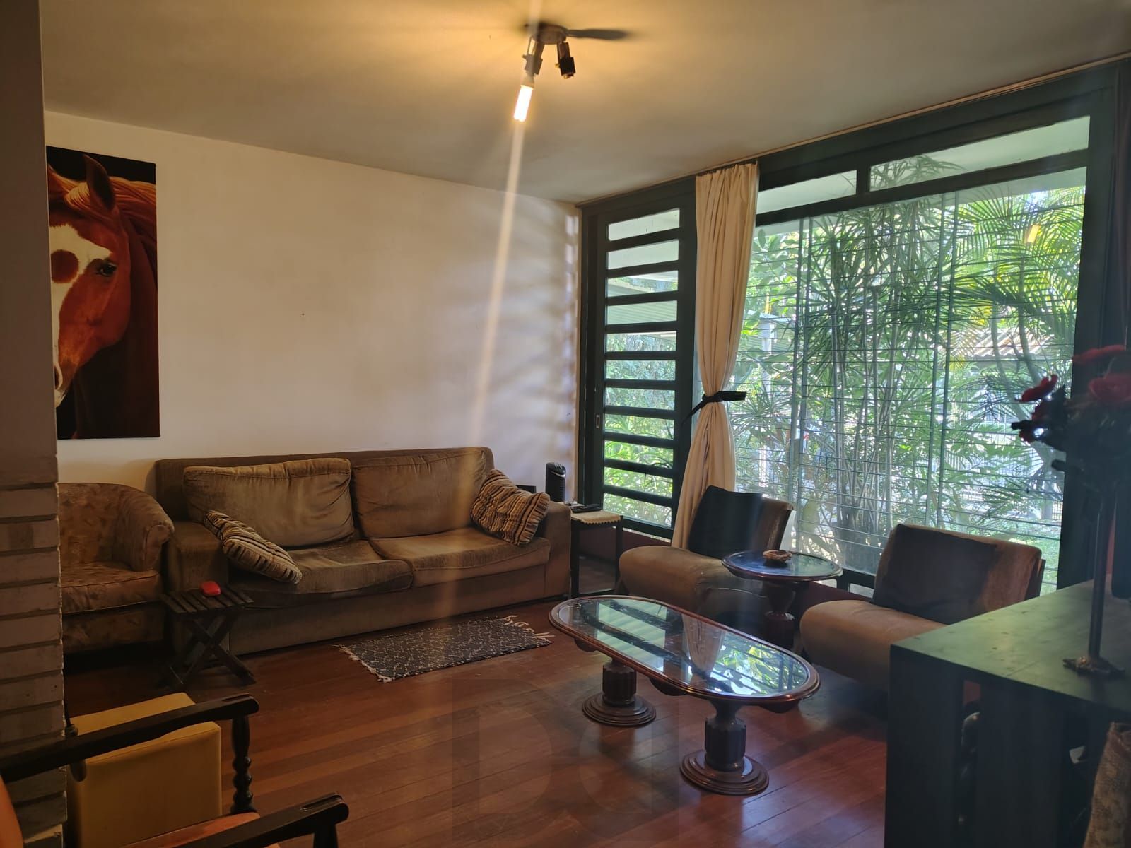 Casa de alvenaria, com 3 dormitórios, 1 suíte e 2 vagas de garagem coberta. — foto 1