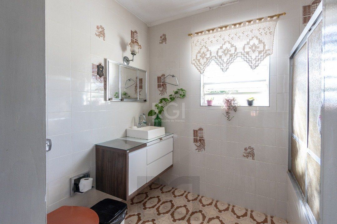 Casa para Venda - 280m², 3 dormitórios, sendo 1 suites, 2 vagas - Nonoai — foto 30