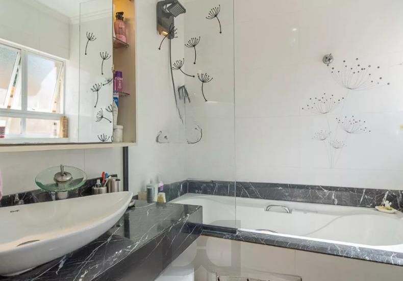 Linda casa com 3 dormitórios, sendo 1 Suíte, Sala Ampla no Condomínio de Ótima Localização — foto 22