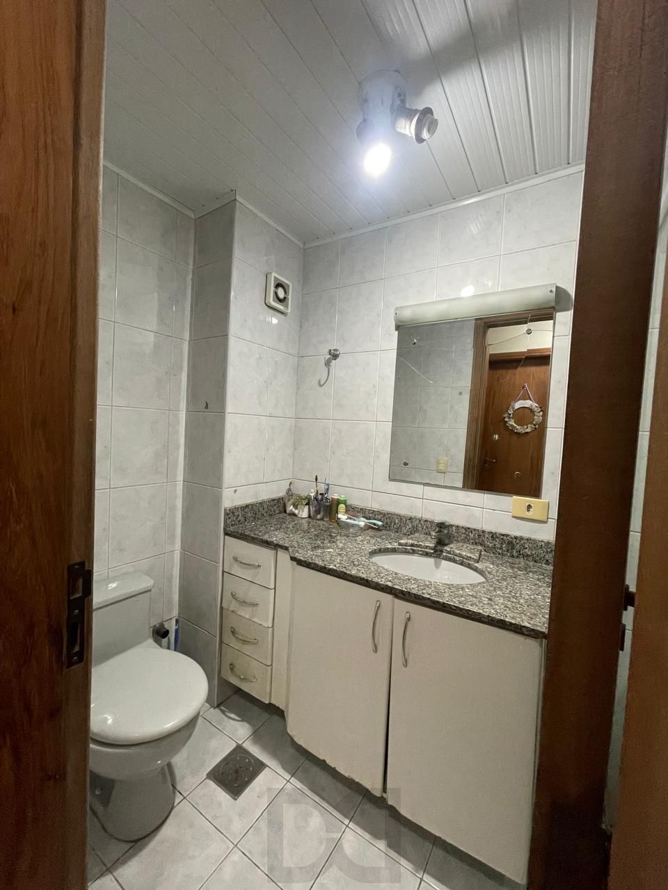Apartamento bairro Tristeza, com 110 m² de área privativa, 03 dormitórios sendo 01 suíte e 02 vagas de garagem! — foto 19