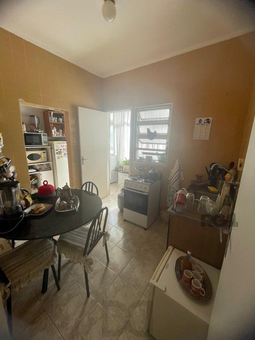 Apartamento no Petrópolis de 1 dormitório desocupado — foto 3