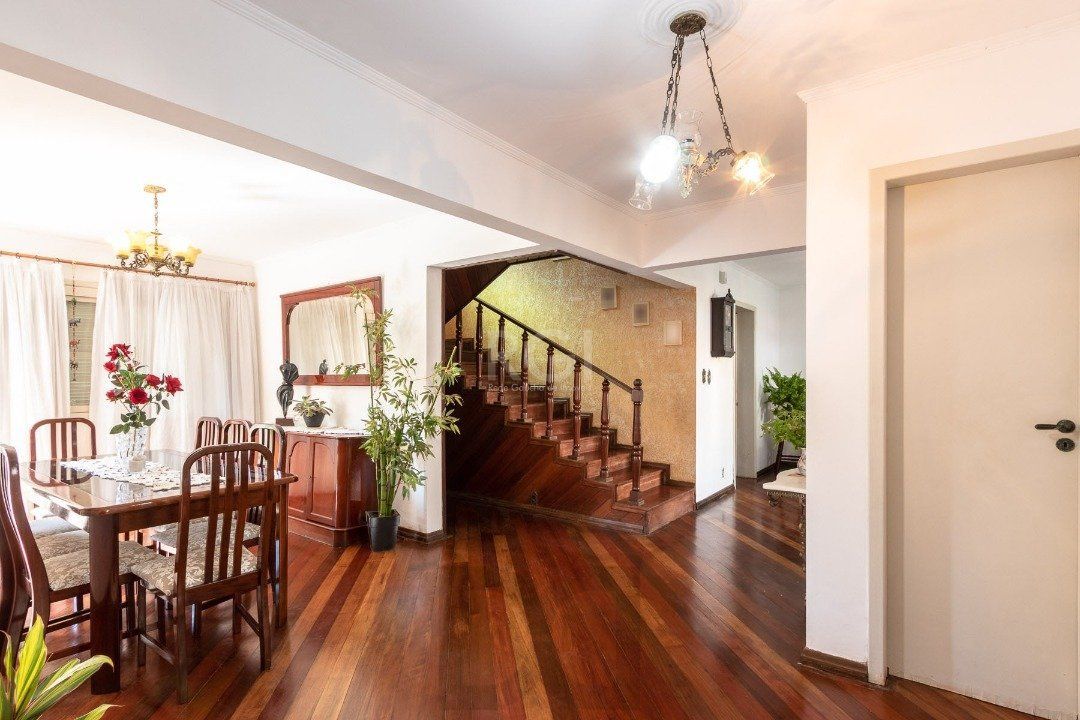 Casa para Venda - 280m², 3 dormitórios, sendo 1 suites, 2 vagas - Nonoai — foto 4