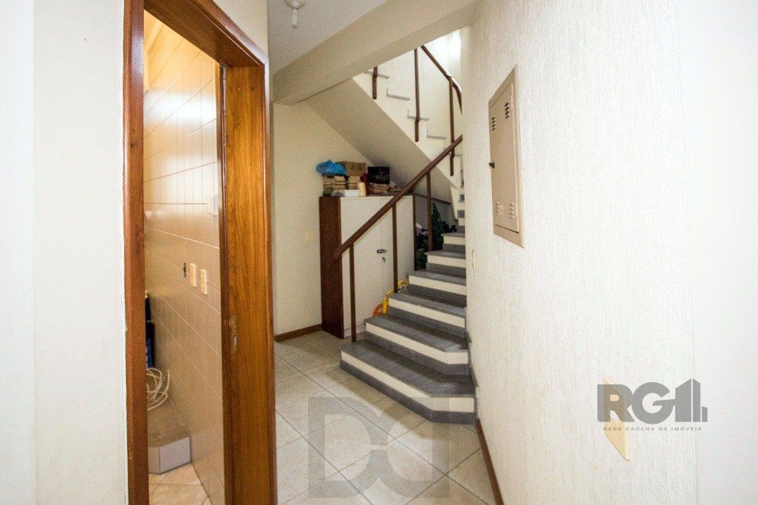 Sobrado com 6 suites, lareira, lavabo, pátio - Bairro Belém Velho — foto 17