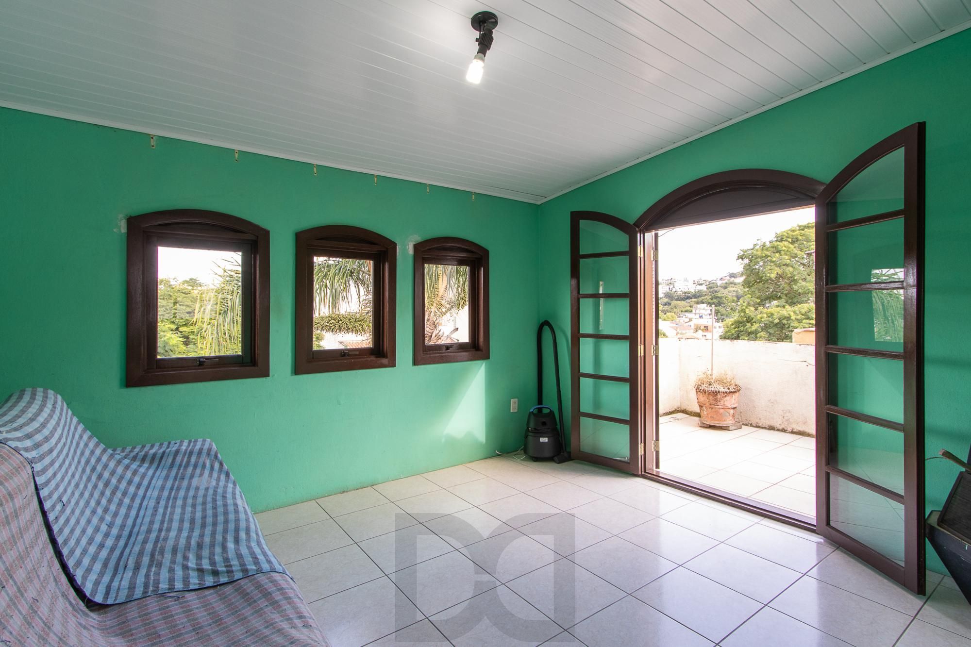 Casa de condomínio, 3 dormitórios, 1 suíte, 1 vaga coberta, no bairro Cristal. — foto 30