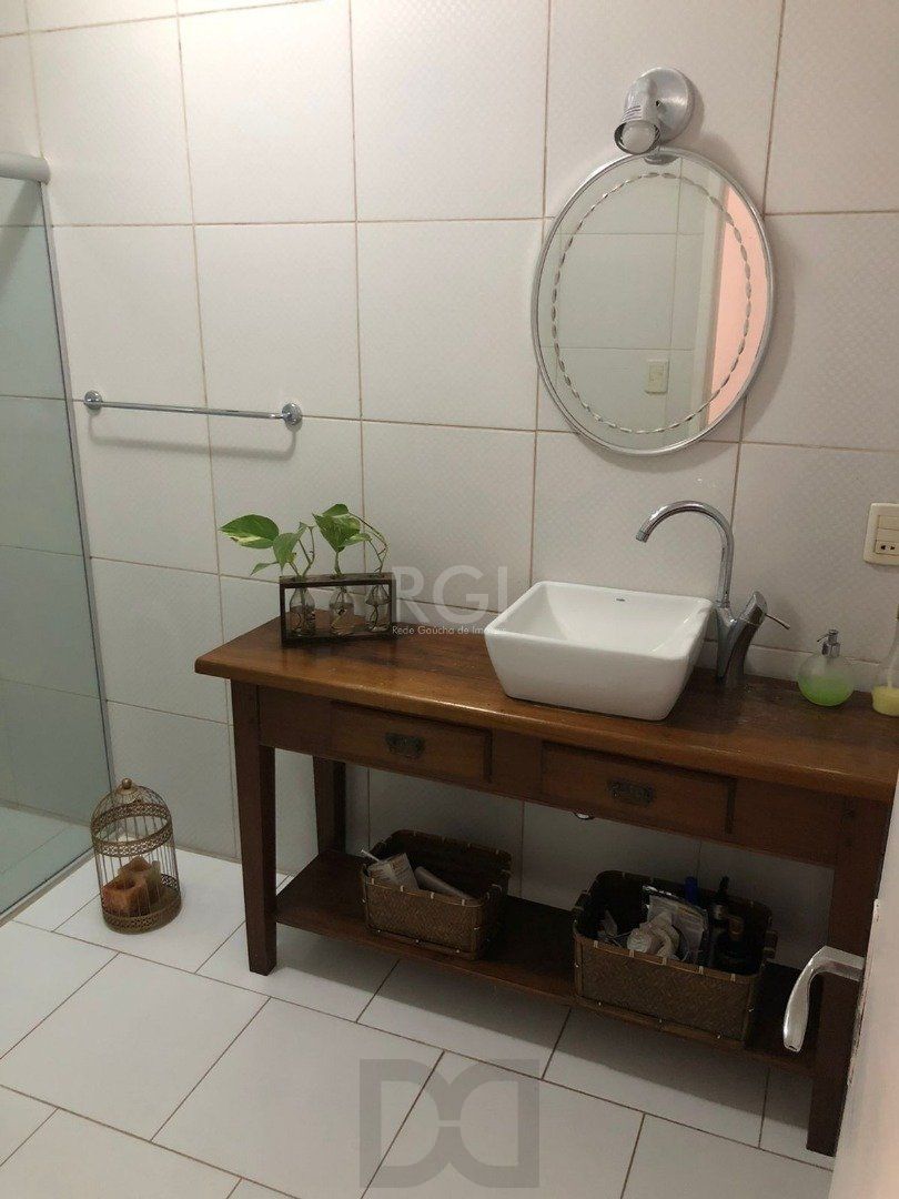 Casa para Venda com 3 dormitórios, sendo 1 suites e 3 vagas no bairro Guarujá — foto 14