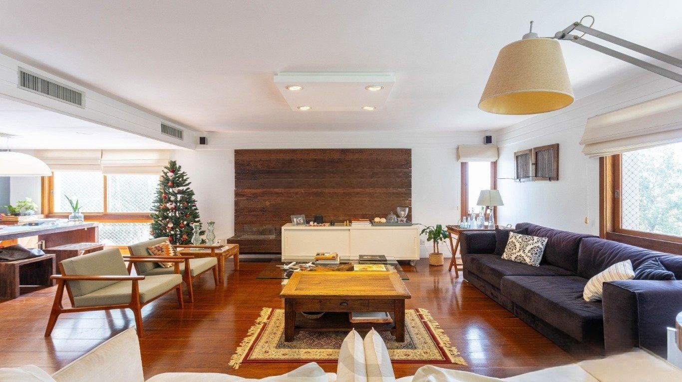 Apartamento193m² privativos, 3 dormitórios (2 suítes), 3 vagas — foto 2