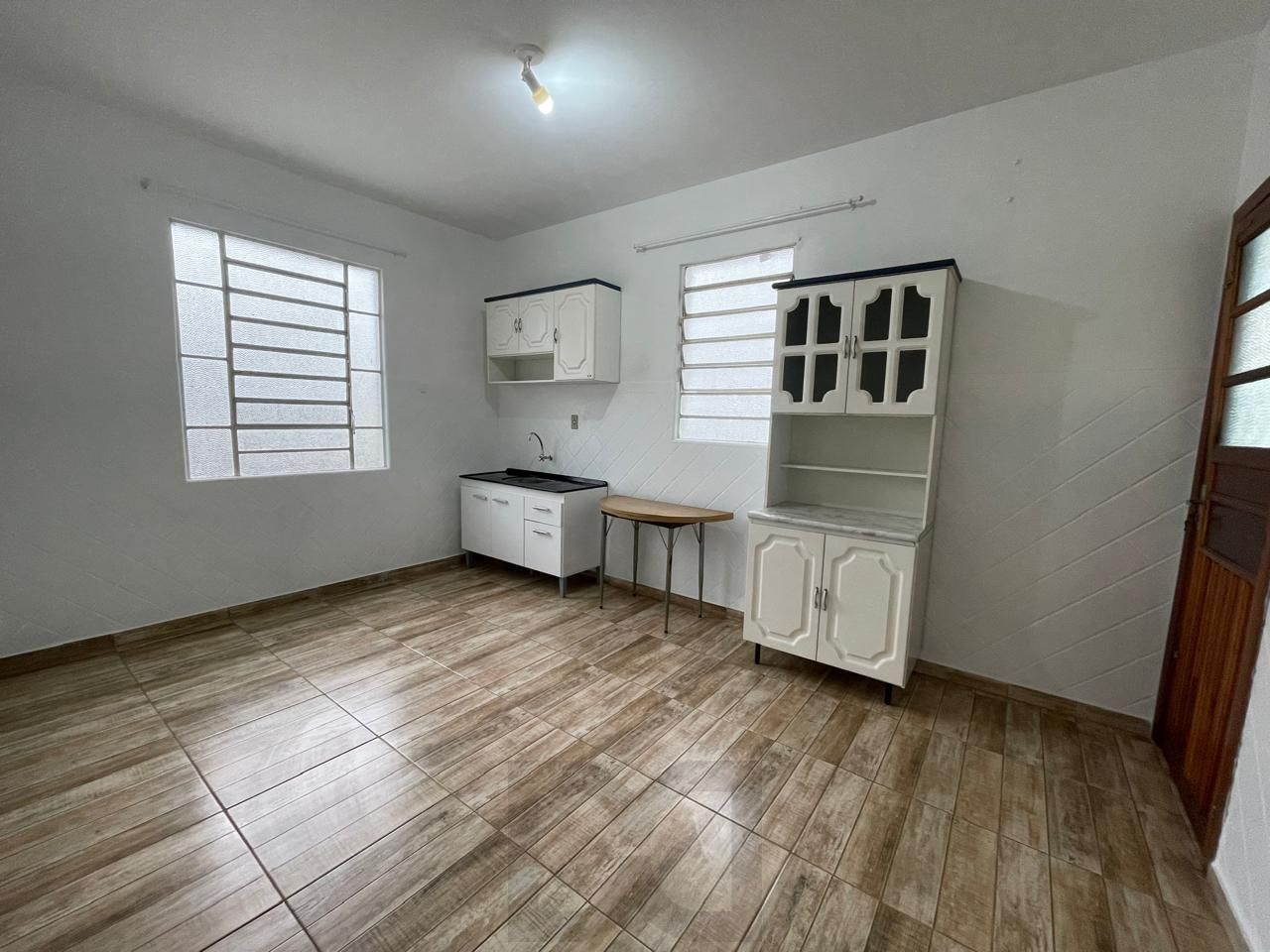 Terreno amplo com 690m², com duas casas construídas para moradia ou investyirdores!! — foto 3