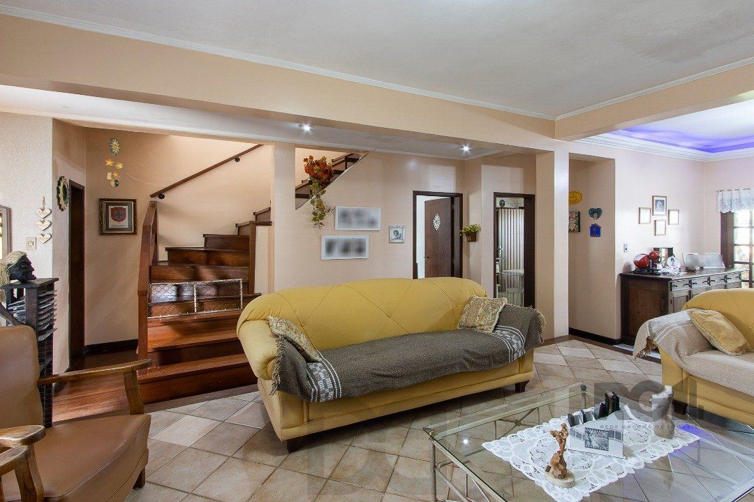 Casa para Venda - 300m², 3 dormitórios, sendo 1 suites, 4 vagas - Nonoai — foto 8