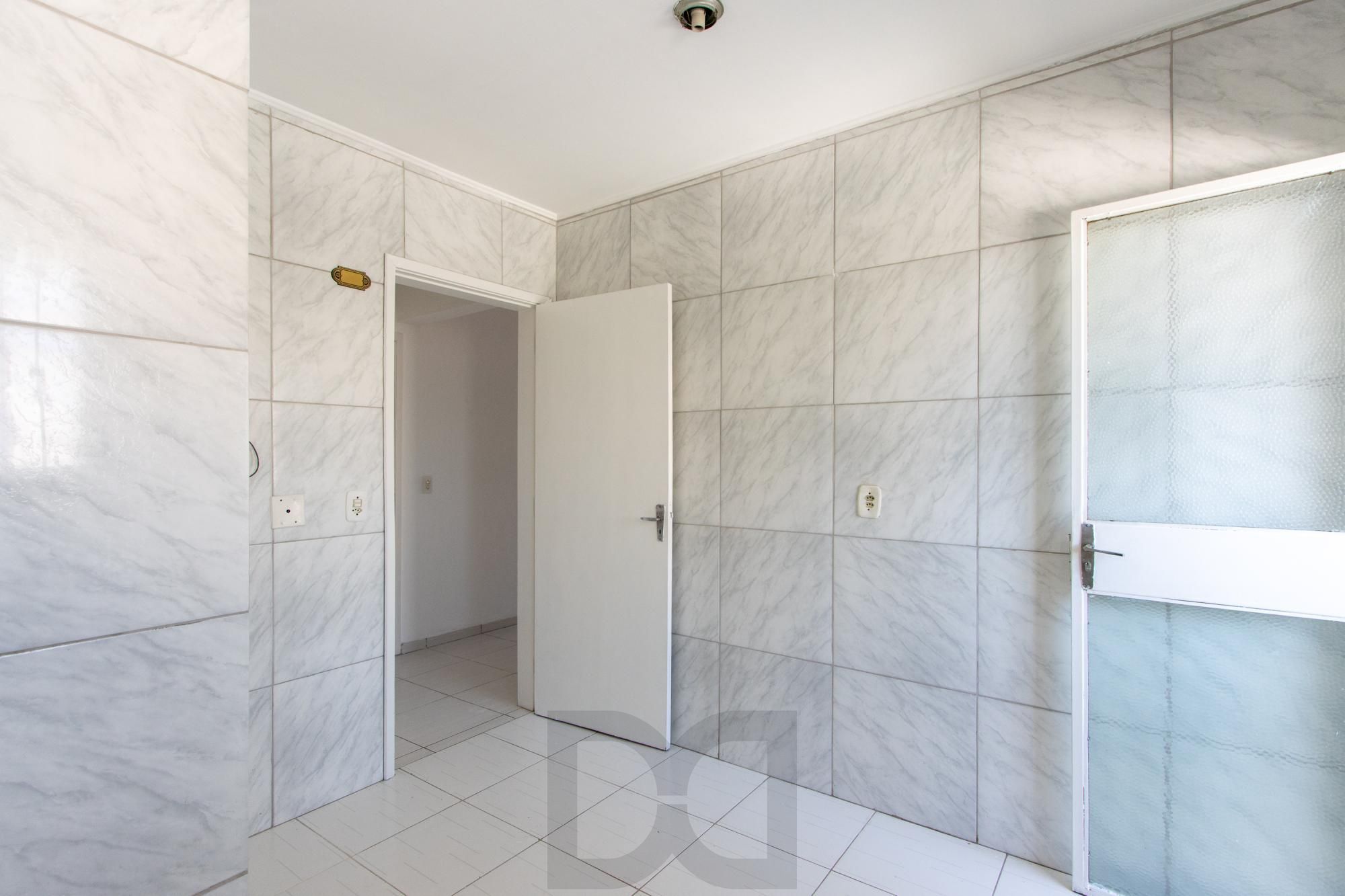 Apartamento de 02 dormitórios, banheiro social e lavabo. Vista panorâmica, cozinha ampla e área de serviço ampla. — foto 21