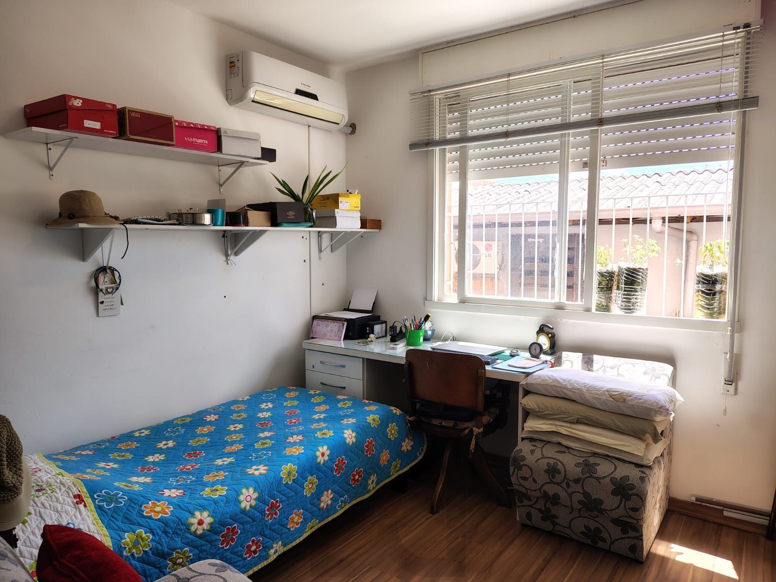 Apartamento de 2 dormitórios, 2 banheiros e 1 vaga no bairro Cristal. — foto 14