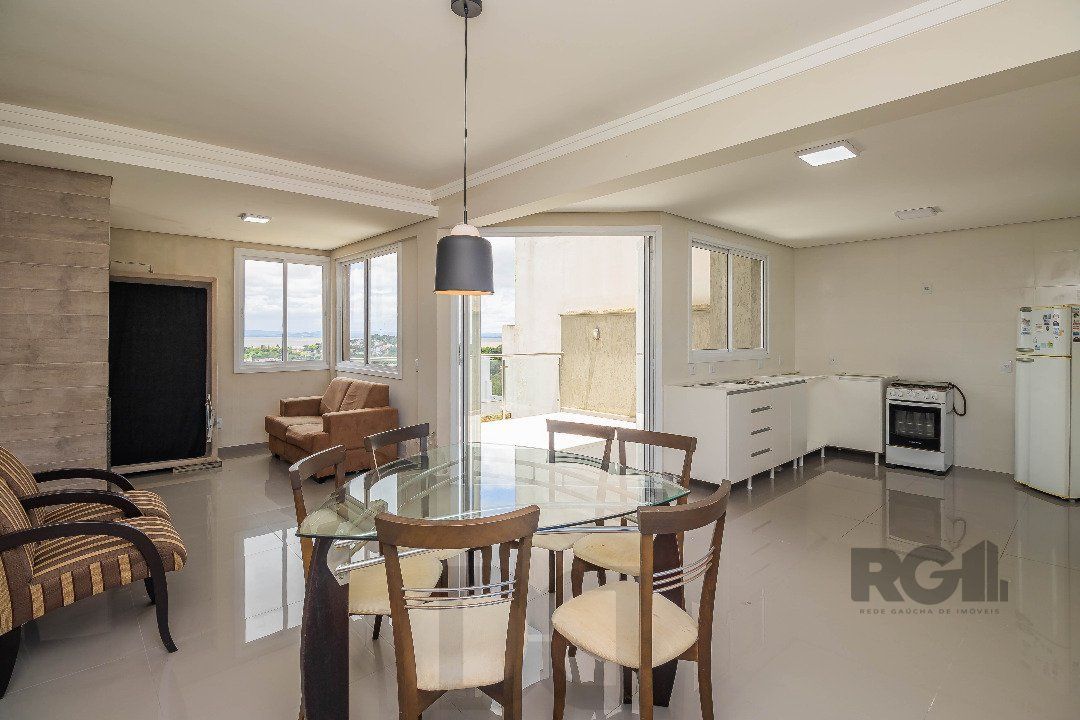 Sobrado, 185 metros quadrados privativo, com 3 quartos, 1 suíte, Living e cozinha integrados, lareira, churrasqueira, lavabo e 2 vagas de garagem. e 2 vagas de garagem — foto 7
