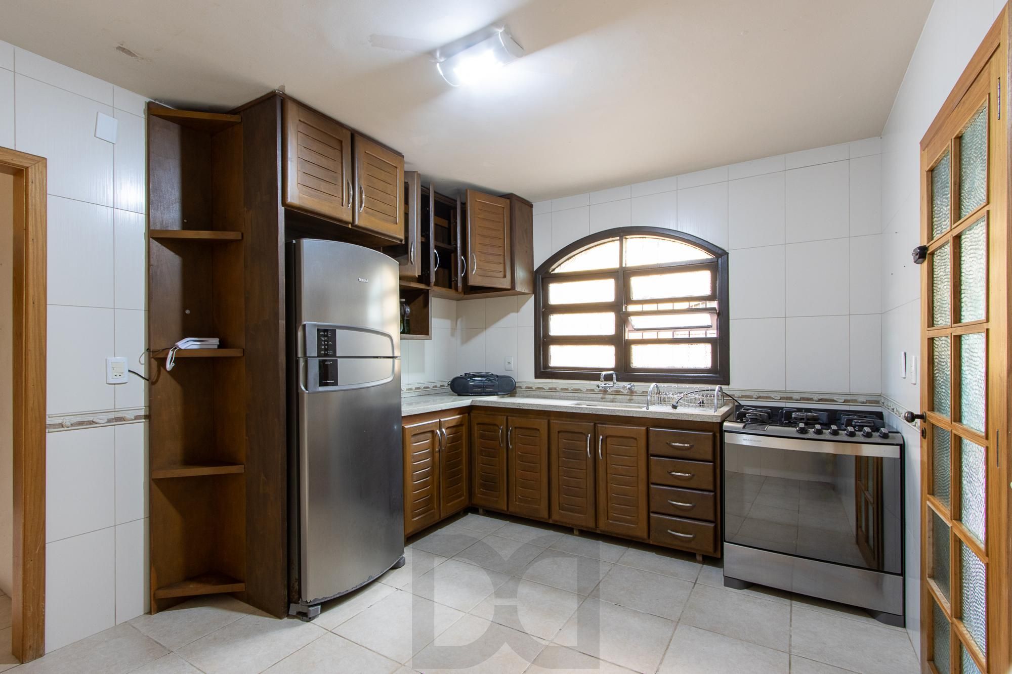 Casa de condomínio, 3 dormitórios, 1 suíte, 1 vaga coberta, no bairro Cristal. — foto 6
