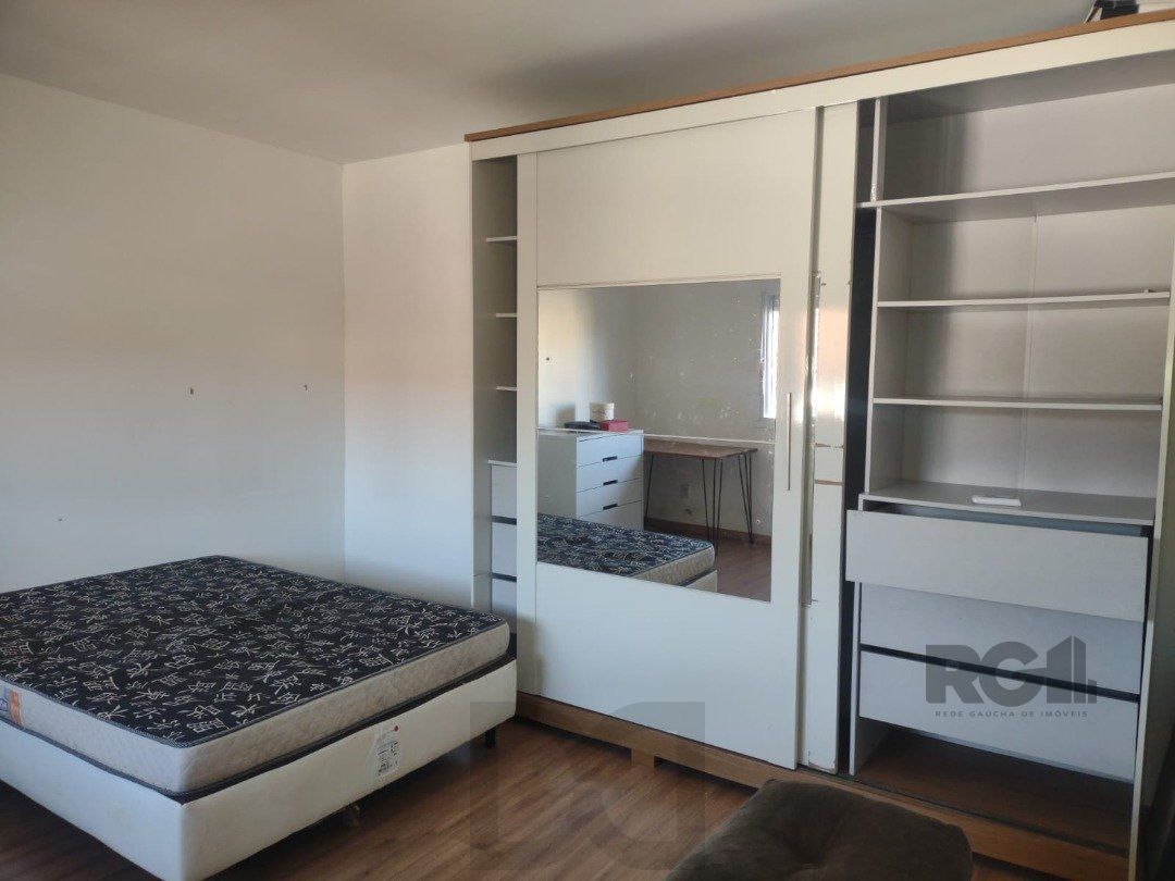 Casa com 250m², 2 quartos, 1 suite, edícula, no bairro Nonoai — foto 16