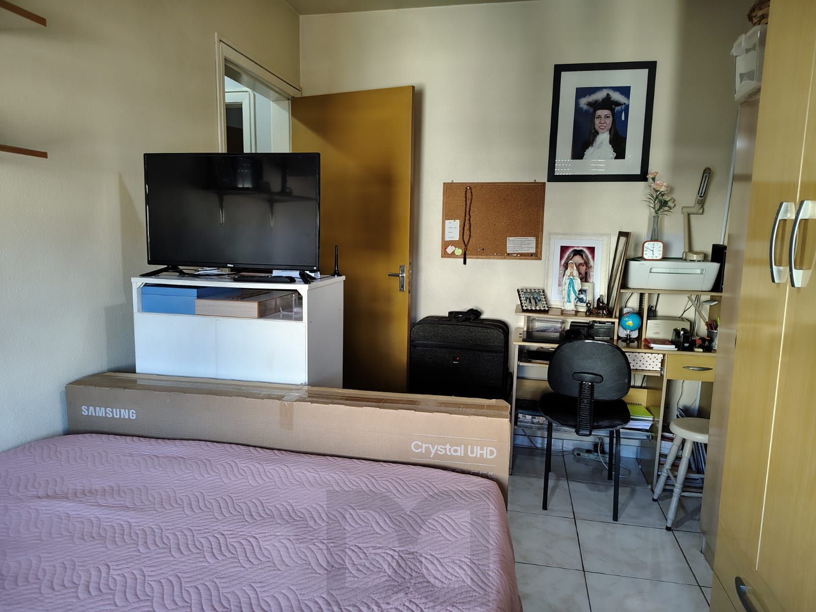 Apartamento de 2 dormitórios, 1 vaga, no bairro Camaqua. — foto 11