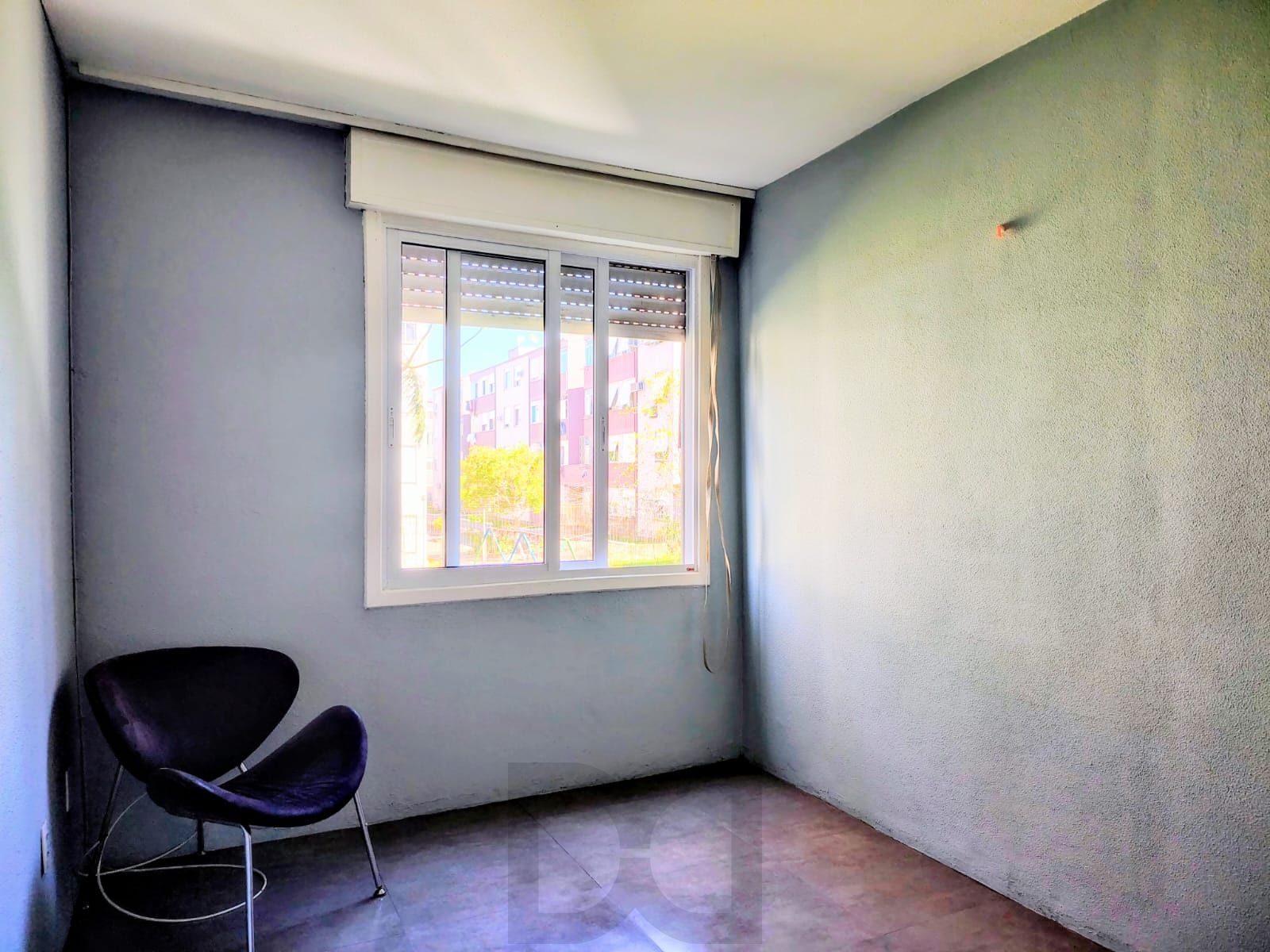 Apartamento de 2 dormitórios, living, cozinha, área de serviço e banheiro social. — foto 5