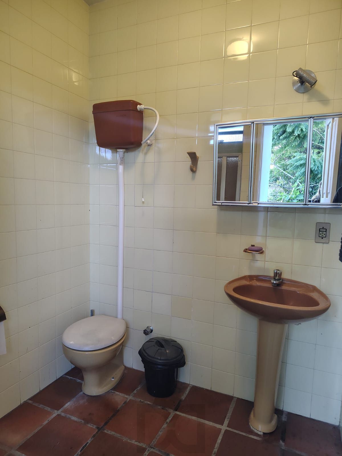 Casa de alvenaria, com 3 dormitórios, 1 suíte e 2 vagas de garagem coberta. — foto 36
