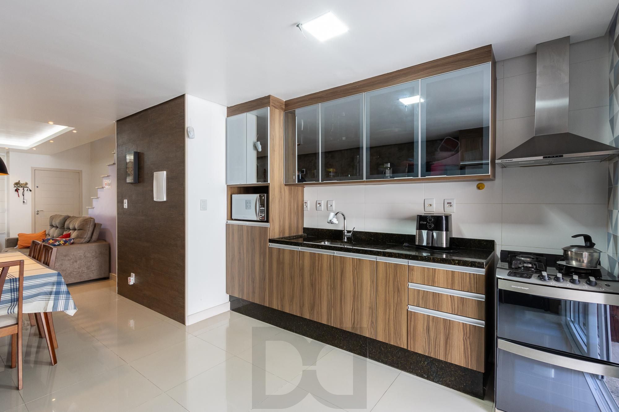 Sobrado com 2 suites e 2 vagas de garagem - Bairro Guarujá — foto 10
