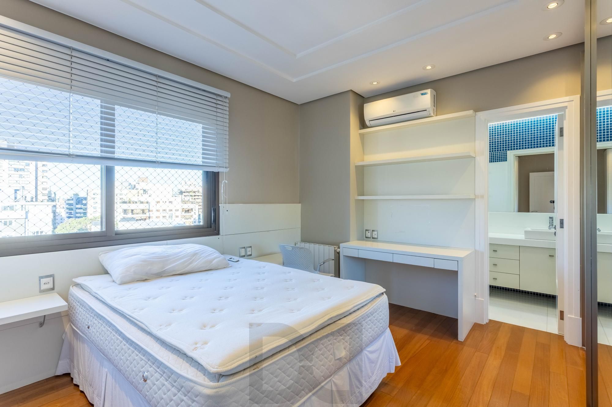 Apartamento para alugar em Mont 'Serrat com 6 quartos, 6 vagas e ótima localização — foto 13