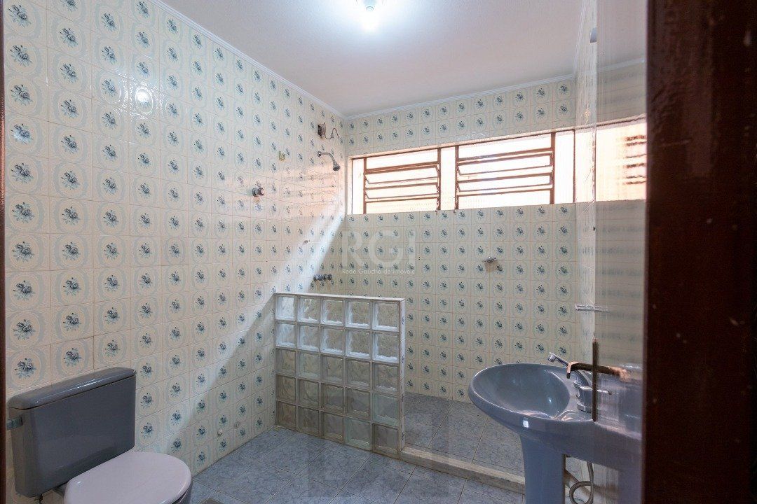 Casa para Venda - 454.7m², 5 dormitórios, sendo 1 suites, 8 vagas - Teresópolis — foto 12