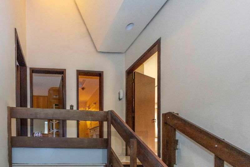 Casa para Venda - 420m², 5 dormitórios, sendo 2 suites, 6 vagas - Nonoai — foto 14