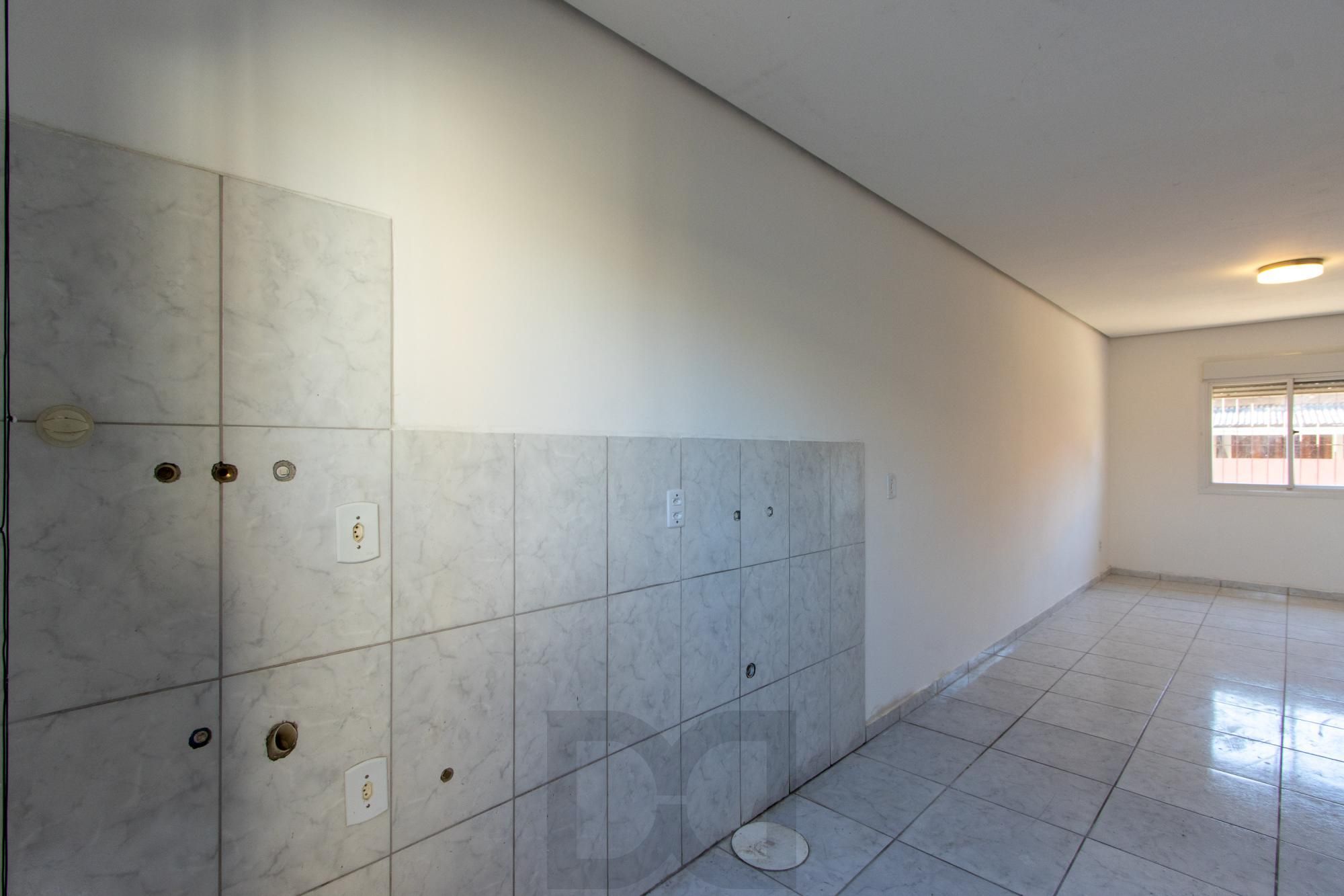Casa de condomínio, 2 dormitórios, 1 banheiro e 1 vaga de garagem. — foto 11