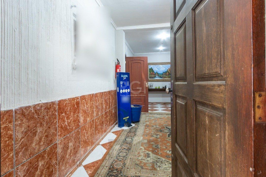 Sobrado para Venda - 300m², 3 dormitórios, sendo 1 suites, 3 vagas - Cavalhada — foto 3