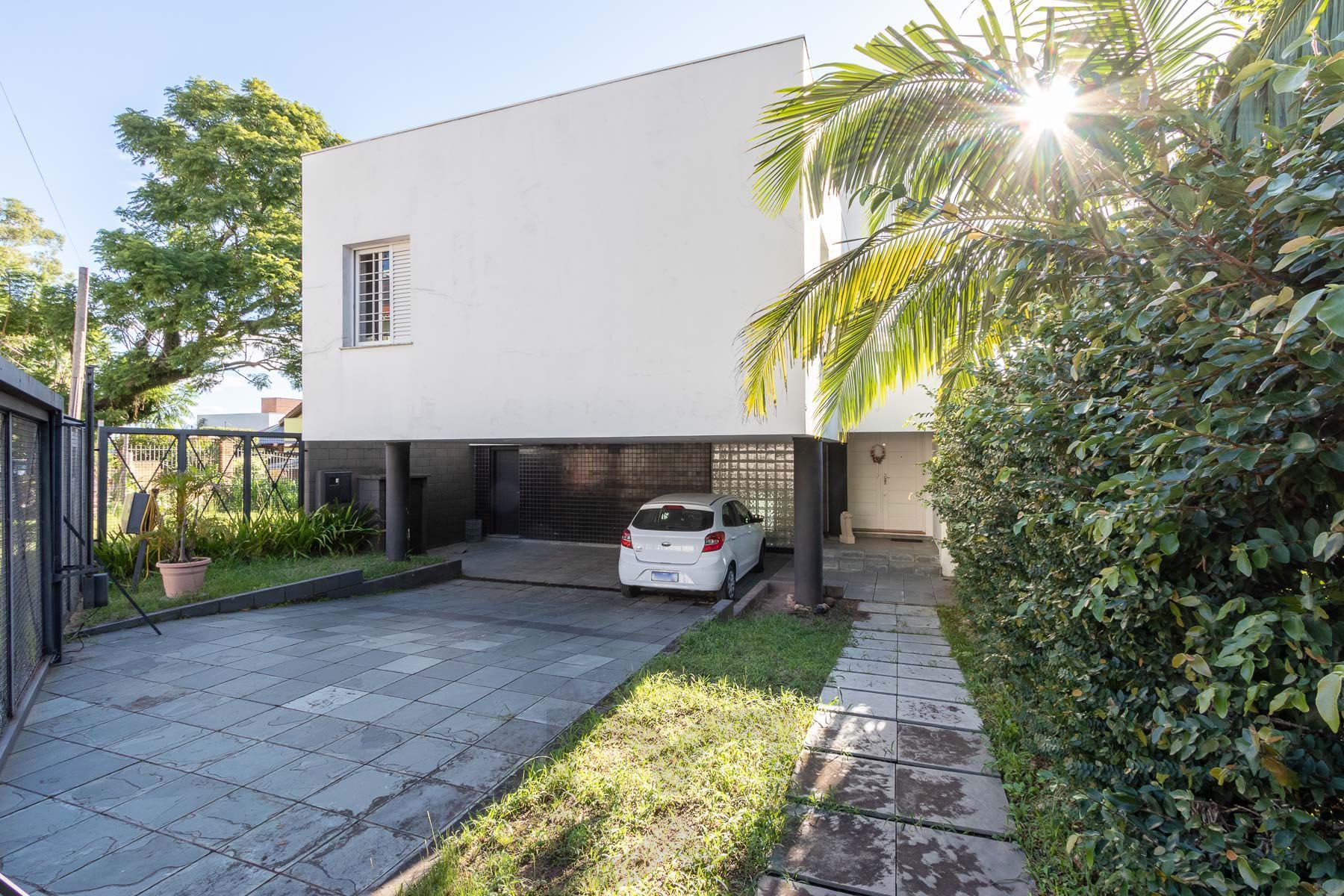 Casa para Venda - 470m², 3 dormitórios, sendo 1 suites, 6 vagas - Nonoai — foto 2
