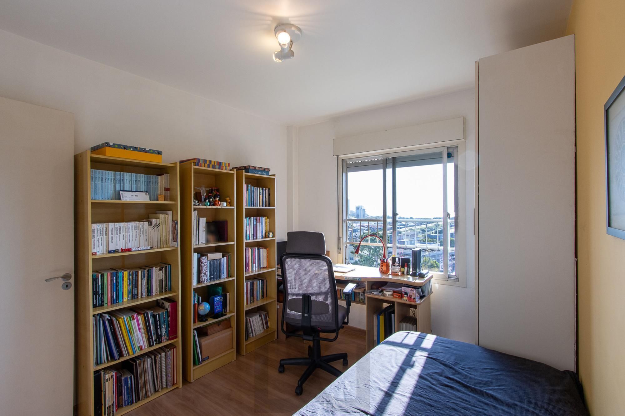 Lindo apartamento locado, mobiliado, andar alto com vista para o Rio, 2 quartos - Bairro Cristal — foto 18