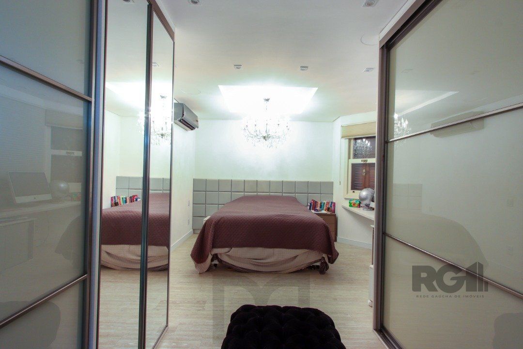 Casa com 327m² de área privativa, oferecendo 3 dormitórios, sendo 3 suítes — foto 29