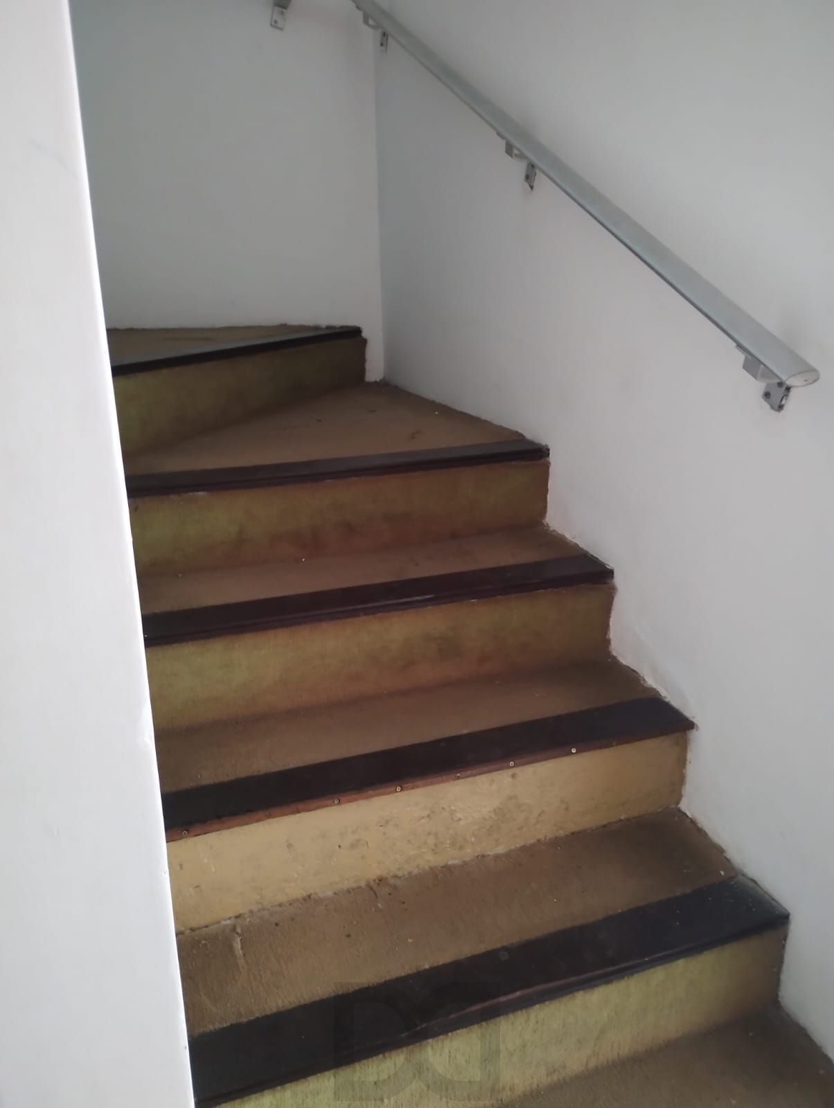 Excelente Casa com 03 suítes + Apto nos fundos com 01 Dor. Garagem 3 carros — foto 7