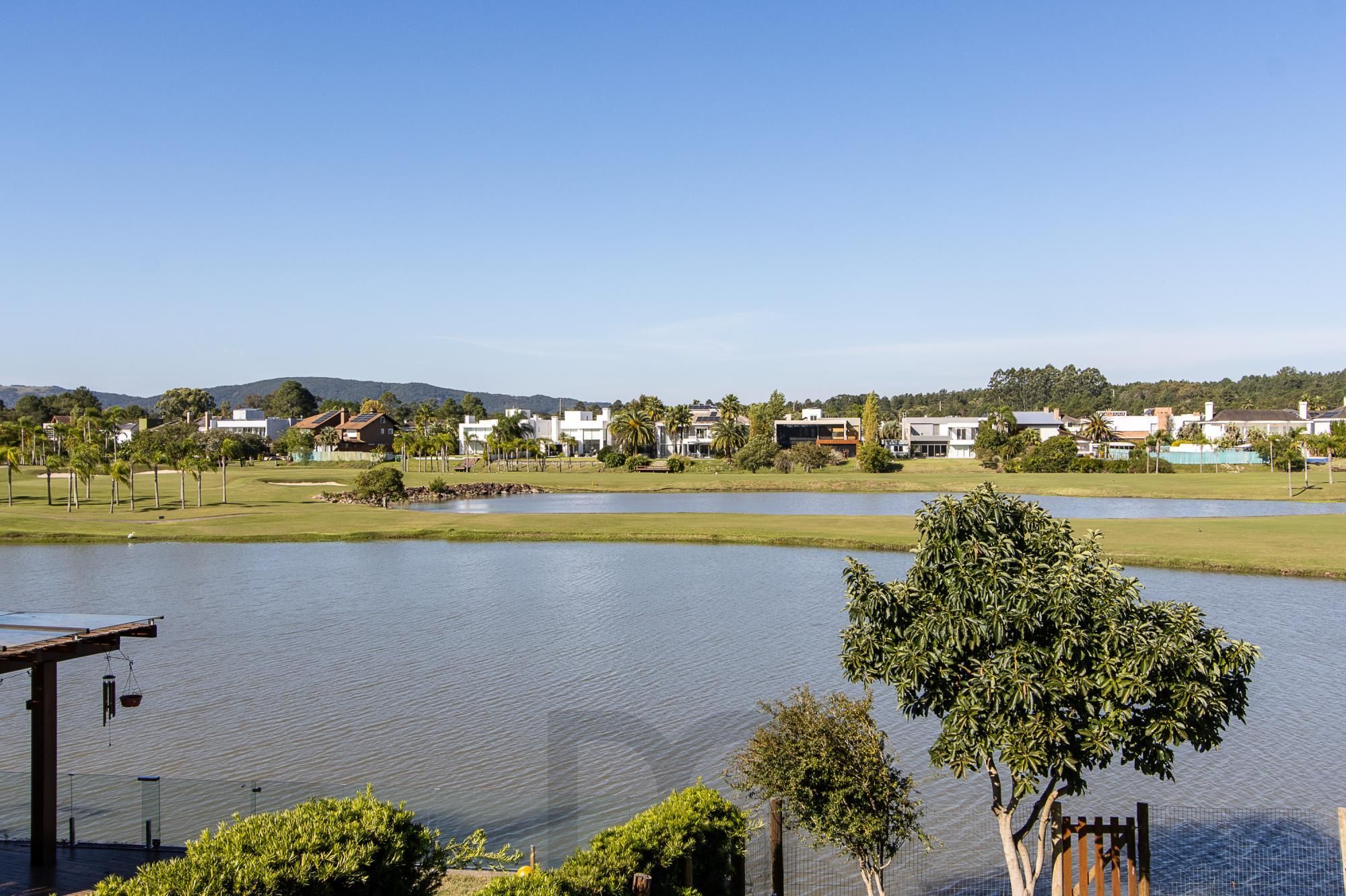 Casa no Condominio Terra Ville. 3 suites, com fundo para o lago. — foto 42