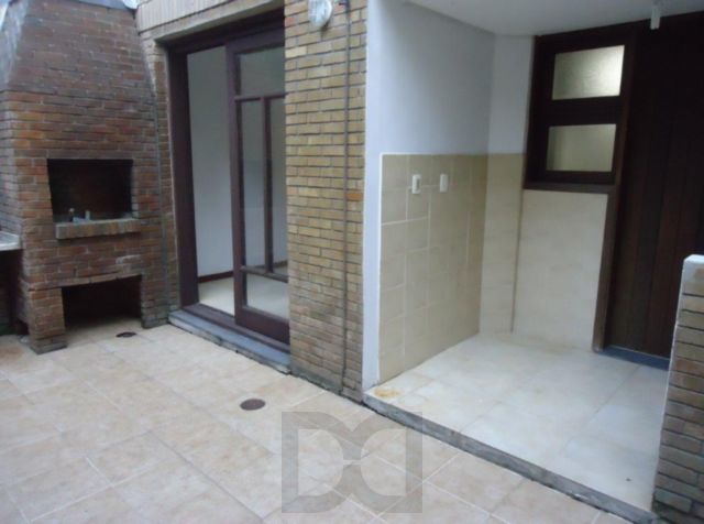 Casa condomínio, 3 dormitórios, 1 suíte, 2 vagas — foto 2