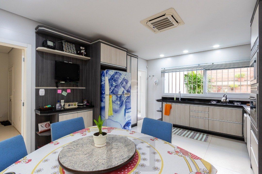 Casa para Venda - 377m², 4 dormitórios, sendo 3 suites, 3 vagas - Guarujá — foto 19