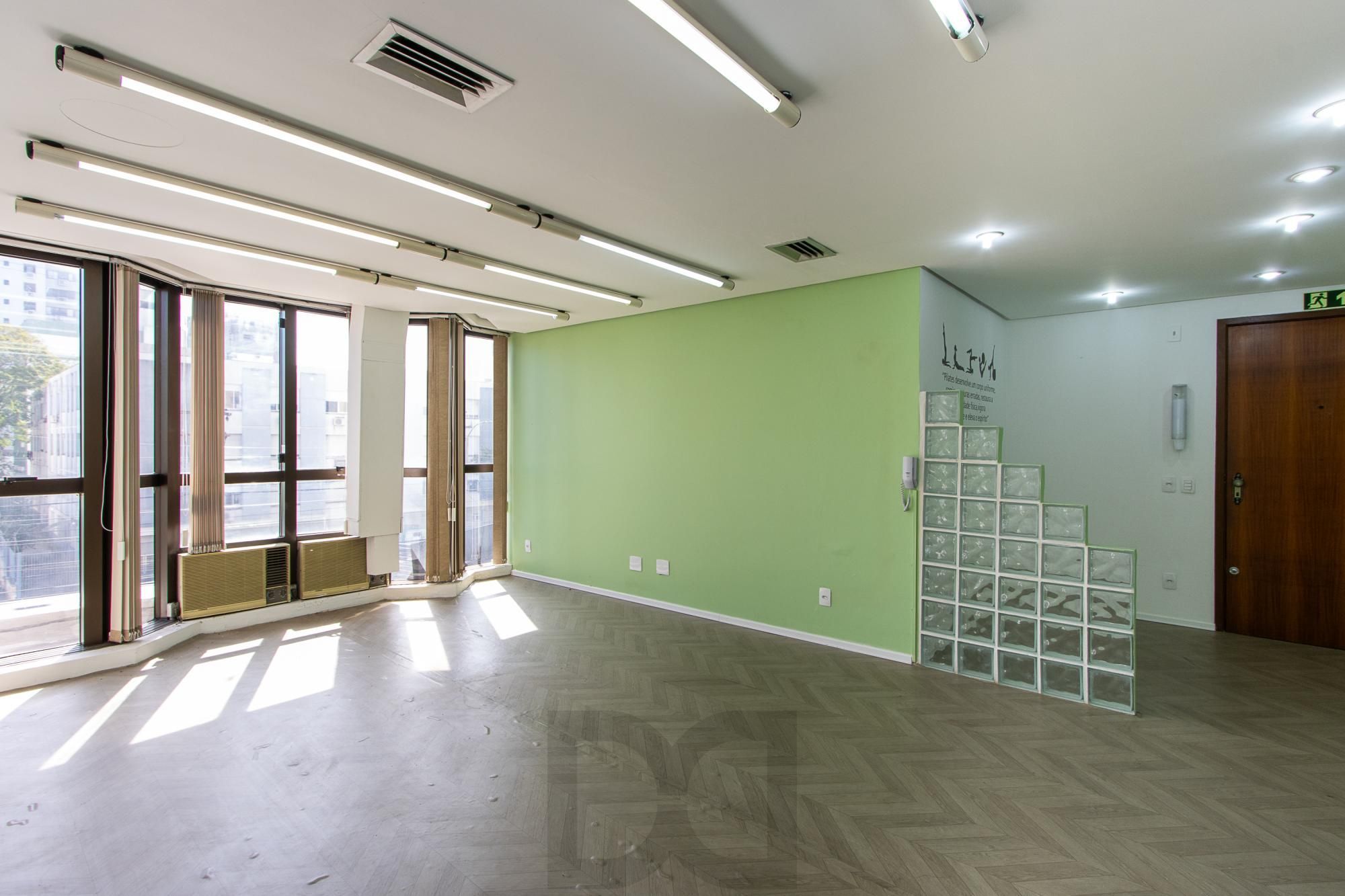 sala com 35,60 m² de área privativa no edifício Erico Veríssimo Center — foto 6