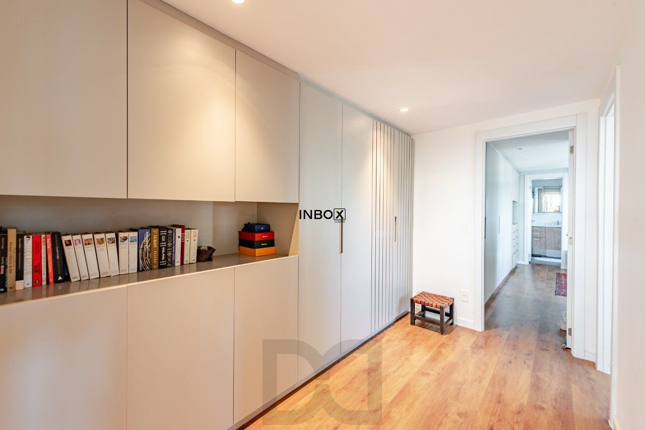 Apartamento 3 Suítes Mobiliado à Venda na Avenida Praia de Belas — foto 1