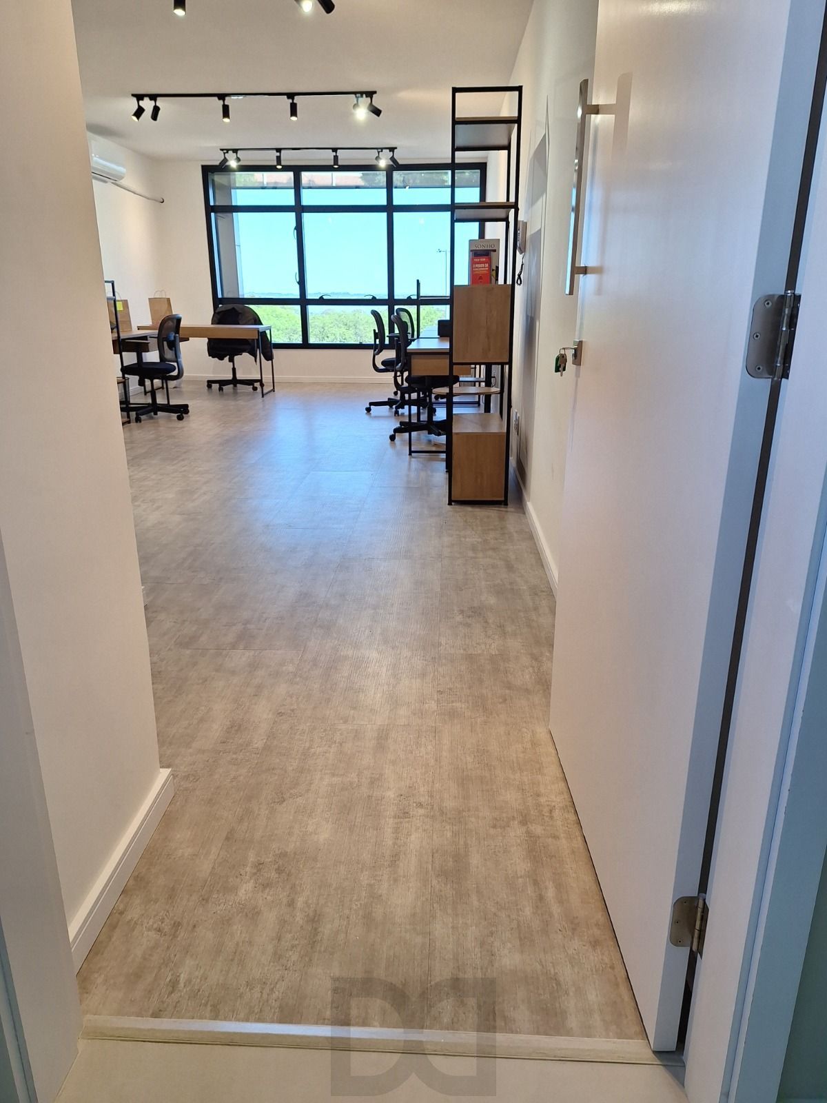 Sala Comercial mobiliada no Menino Deus — foto 3