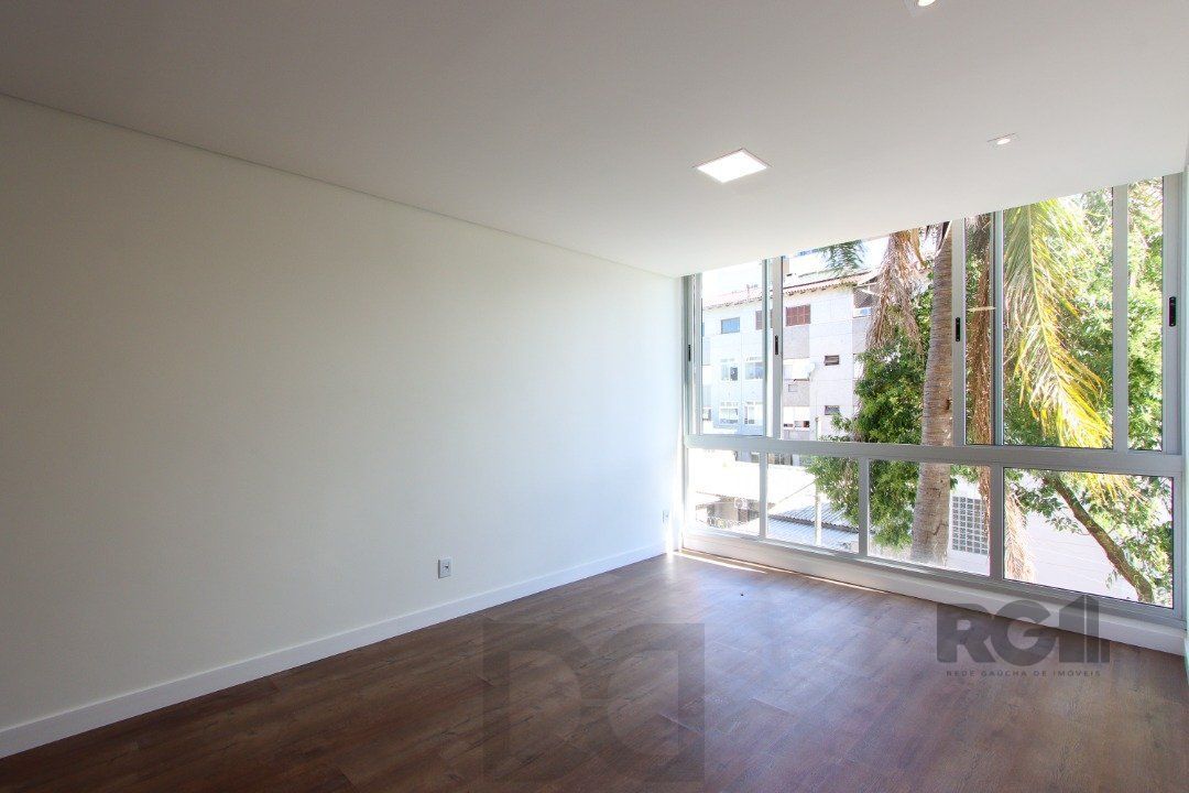 Apartamento em Porto Alegre no Bairro Petrópolis, de 2 quartos, GARDEN , semi mobiliado — foto 10