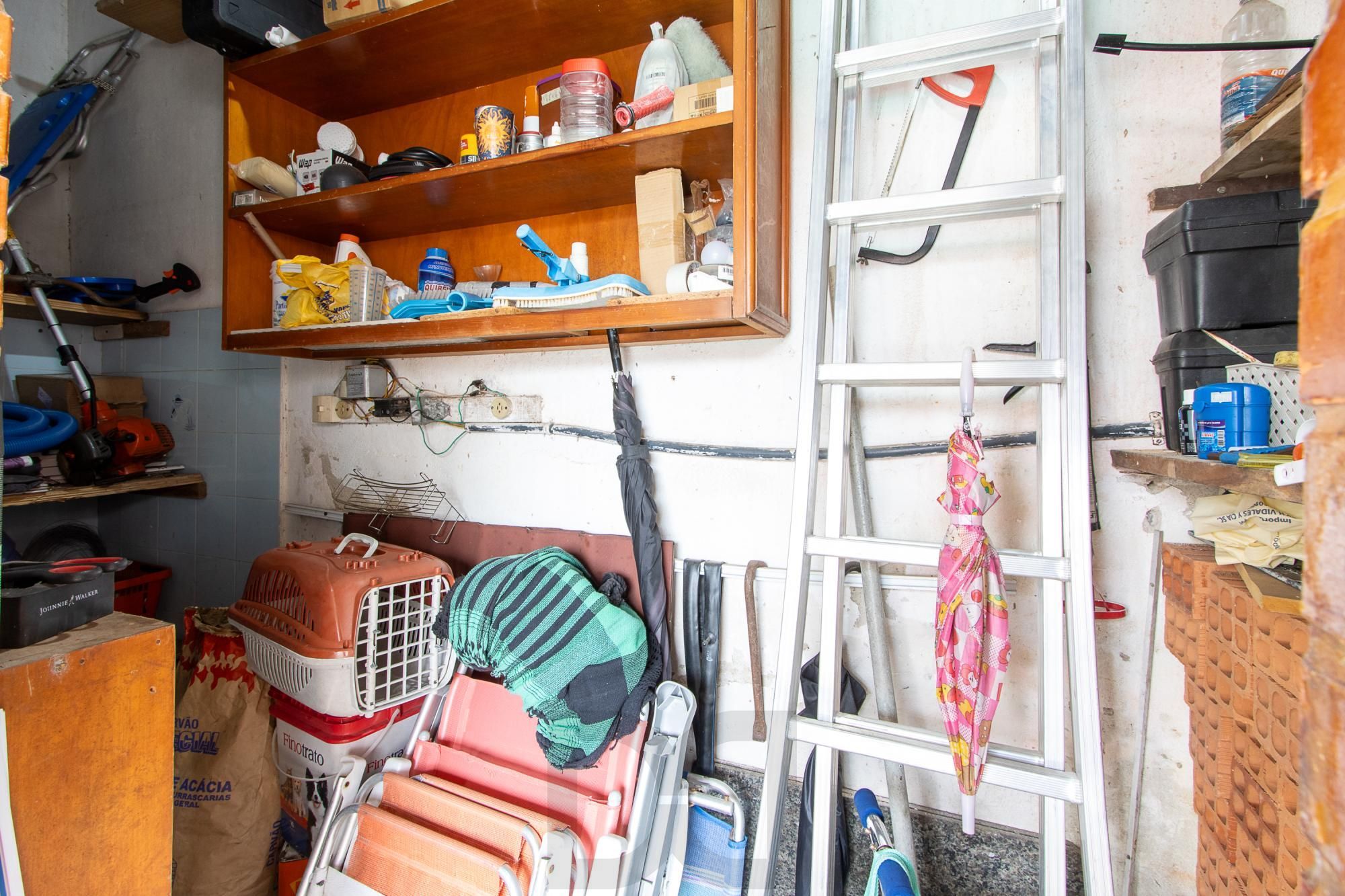 Casa de 4 dormitórios, 2 suítes, piscina, pátio e 2 vagas de garagem. — foto 46