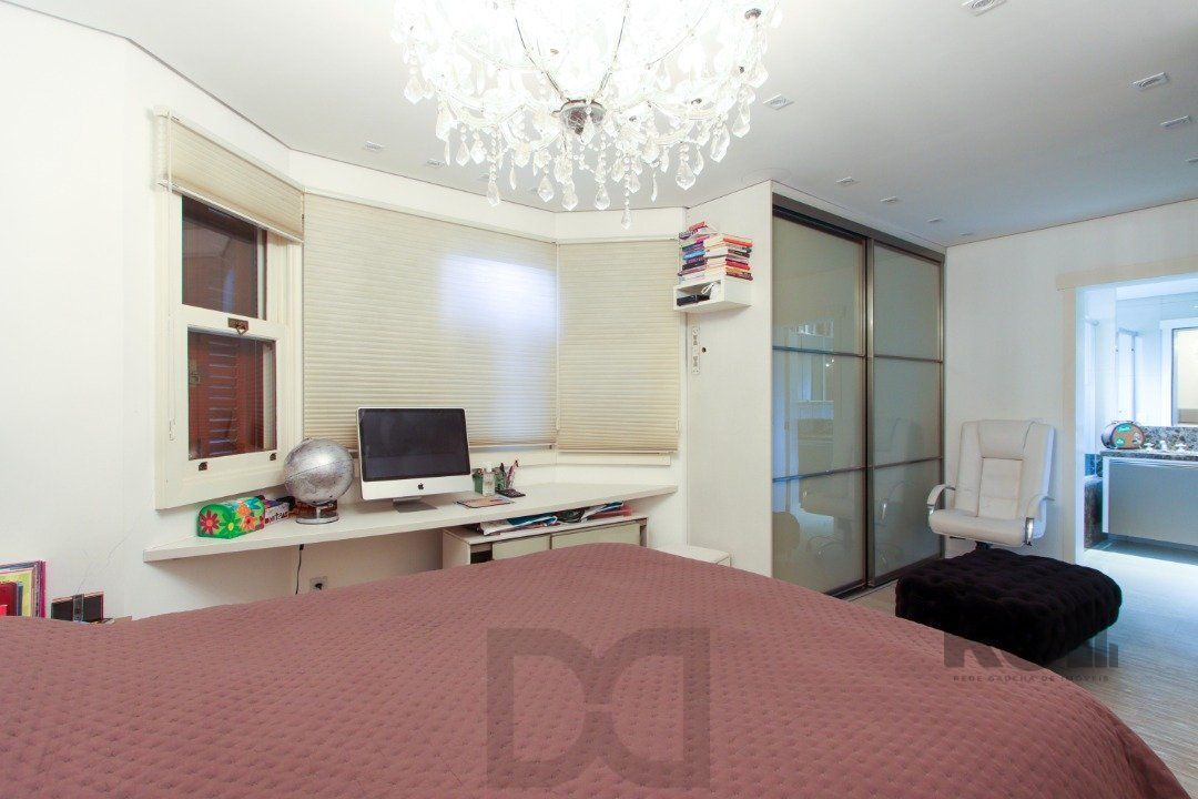 Casa com 327m² de área privativa, oferecendo 3 dormitórios, sendo 3 suítes — foto 23