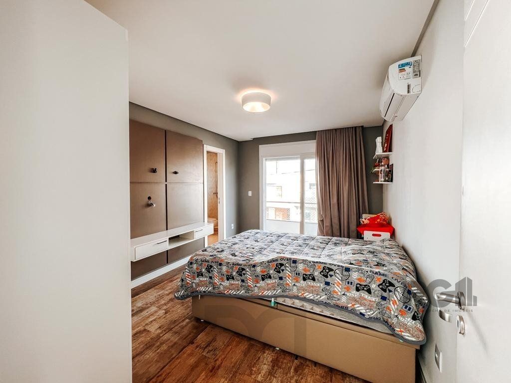 Excelente residência com aproximadamente 242m² privativos, — foto 37