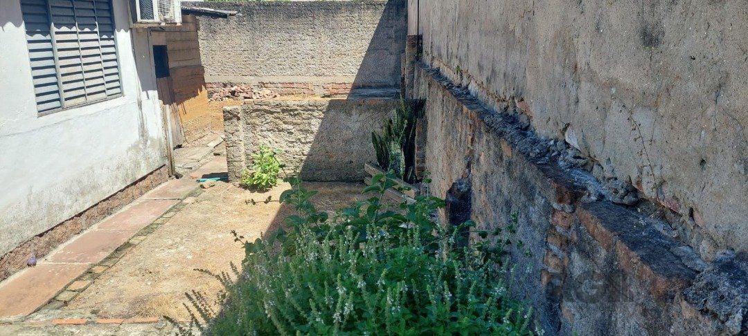 CASA COM EXTENSO PÁTIO NO CAMAQUÃ — foto 19