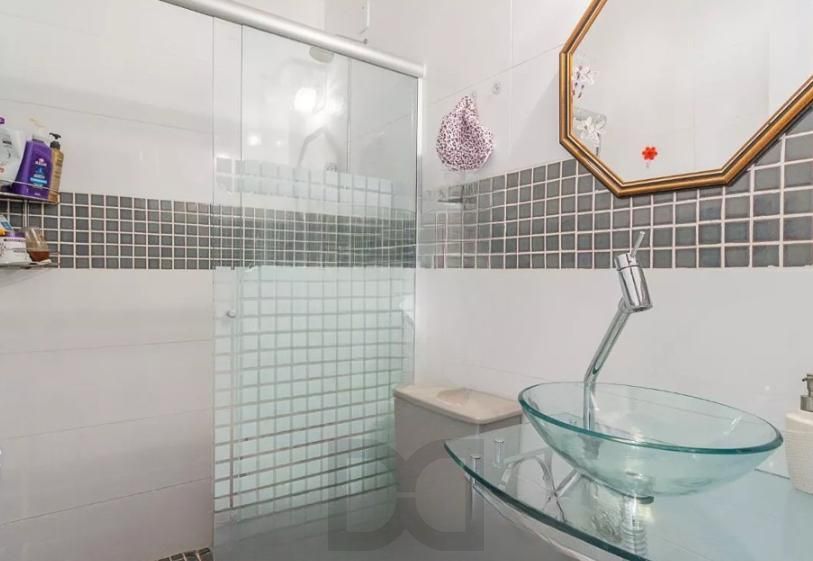 Linda casa com 3 dormitórios, sendo 1 Suíte, Sala Ampla no Condomínio de Ótima Localização — foto 14
