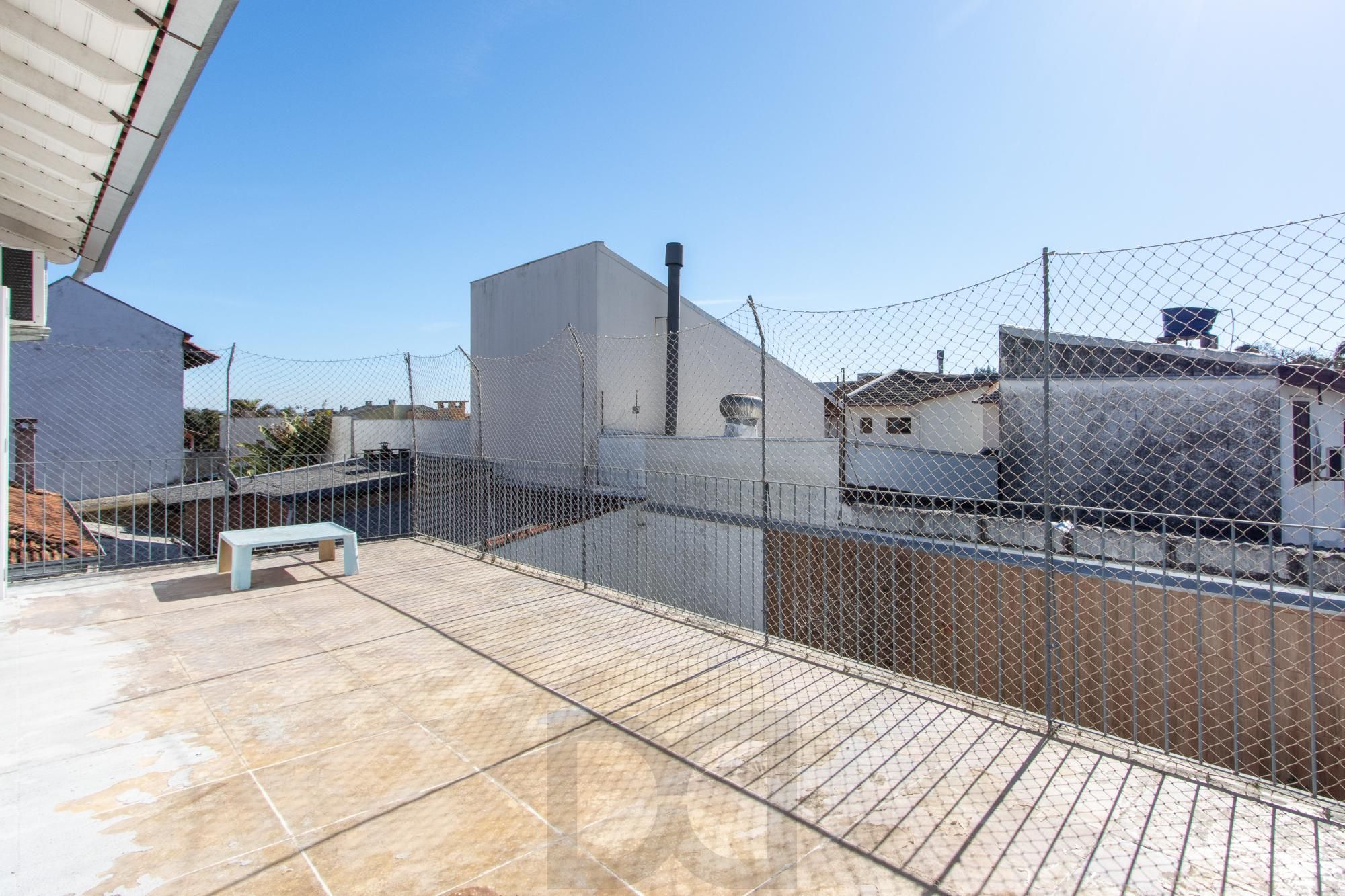 Casa 3 Dormitórios no Bairro Tristeza com 2 Vagas de Garagem — foto 31