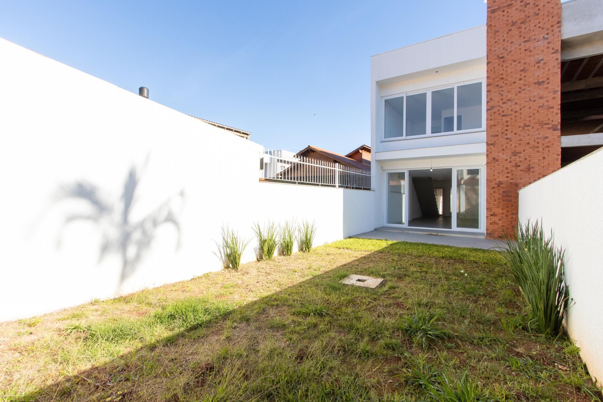 Casa com 3 dormitórios e 3 banheiros à Venda, 174 m². — foto 14