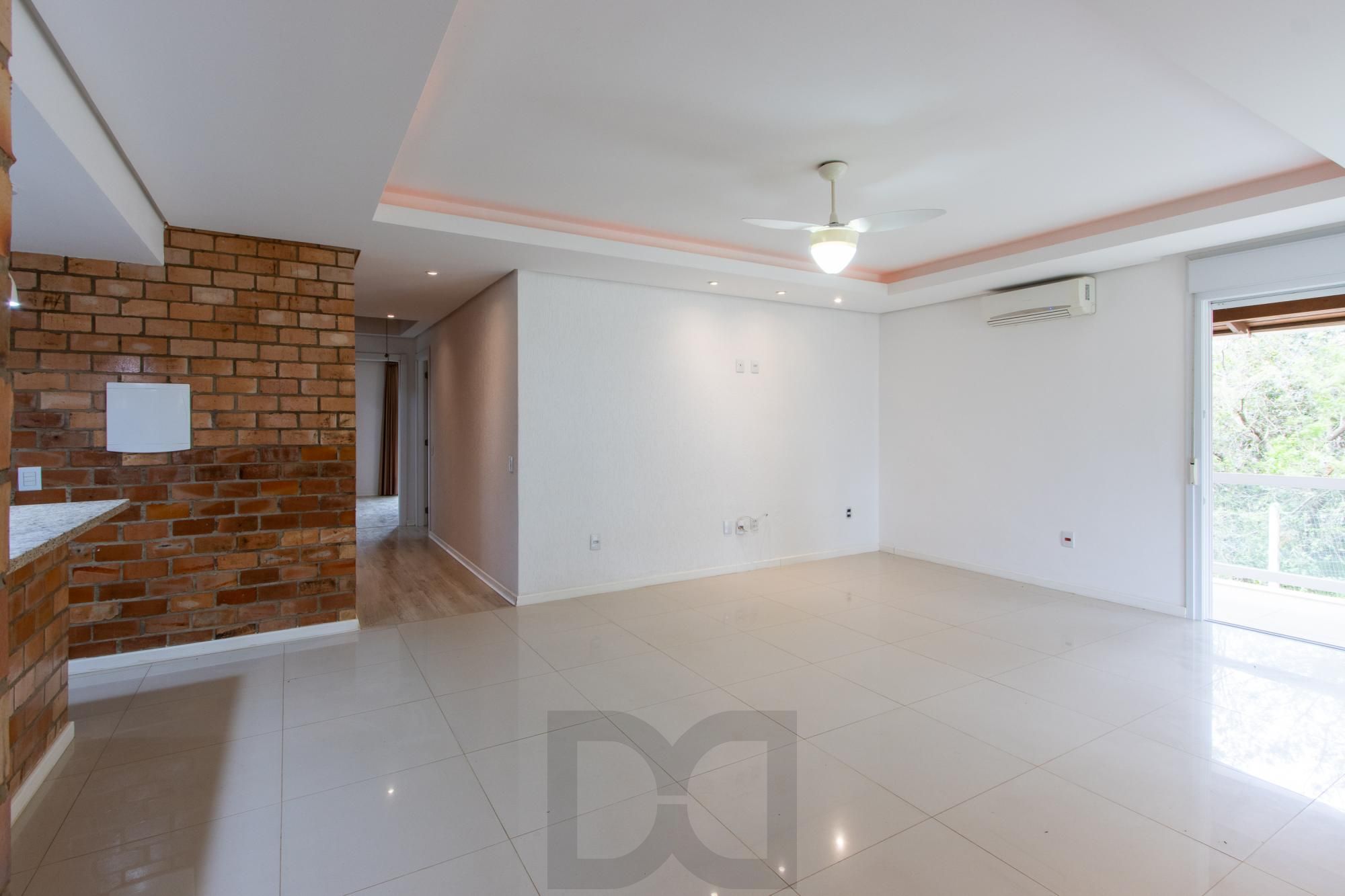 Casa de alvenaria, com 3 dormitórios, 1 suíte, living, cozinha, lavanderia, churrasqueira, banheiro social, pátio e 4 vagas de garagem. — foto 8