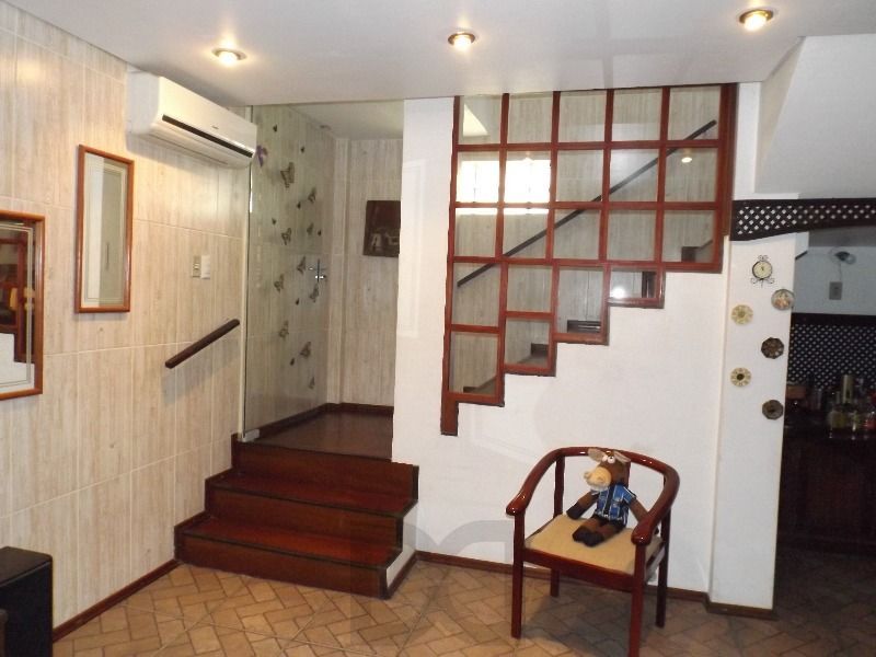 Casa para Venda - 250m², 3 dormitórios, sendo 3 suites, 7 vagas - Medianeira — foto 24